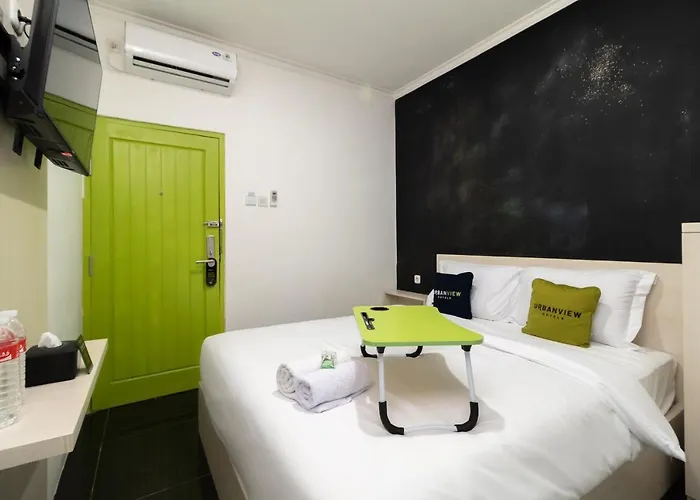 Urbanview Hotel Bizhome Artha Gading Boulevard By Reddoorz Jakarta