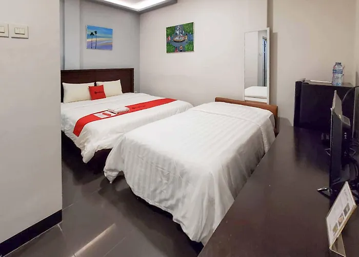 RedDoorz Plus near Taman Ismail Marzuki Jakarta