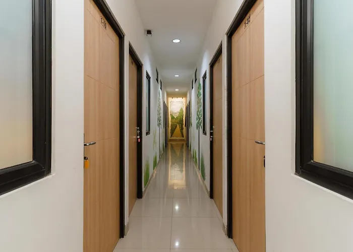 Reddoorz Near Seasons City Mall 3 Jakarta